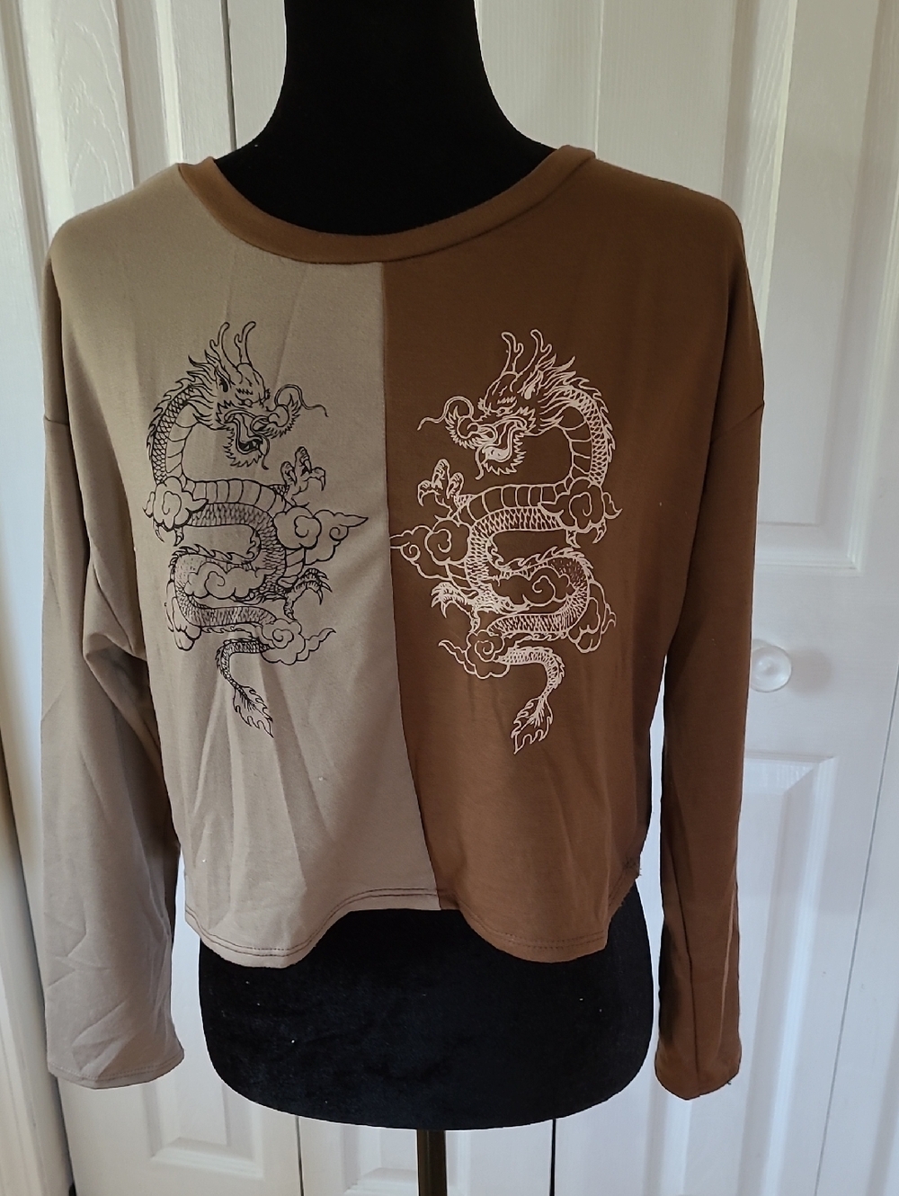 Source Unknown Two-Tone Brown Dragon Crop Top